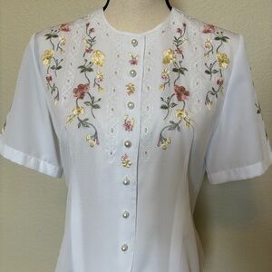 Vintage Laura Scott Embroidered Floral Blouse